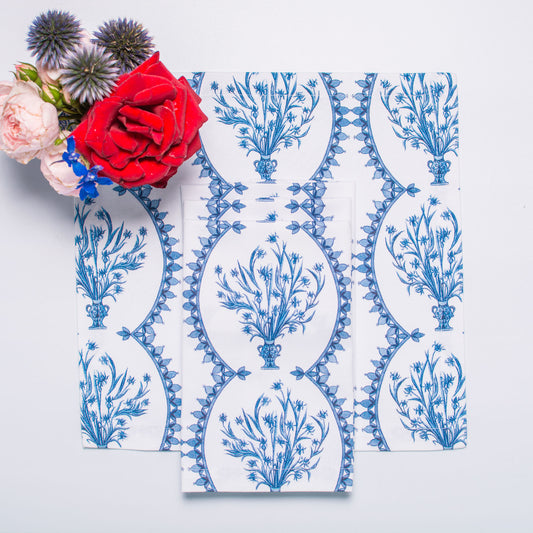 BOUQUET NAPKINS & SCALLOP PLACEMATS { Set of 4 }
