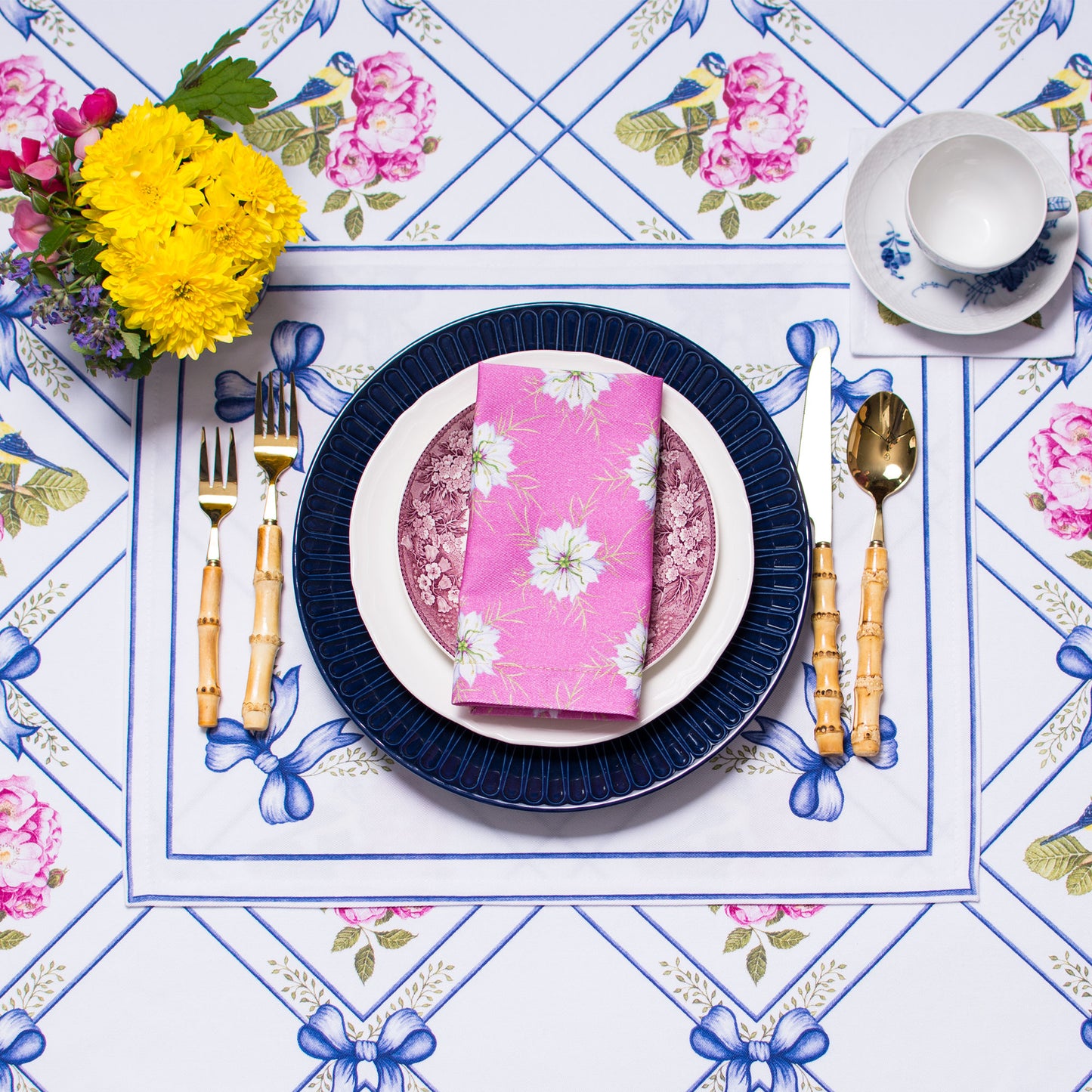 NIGELLA TEA NAPKINS & PLACEMATS { Set of 4 }