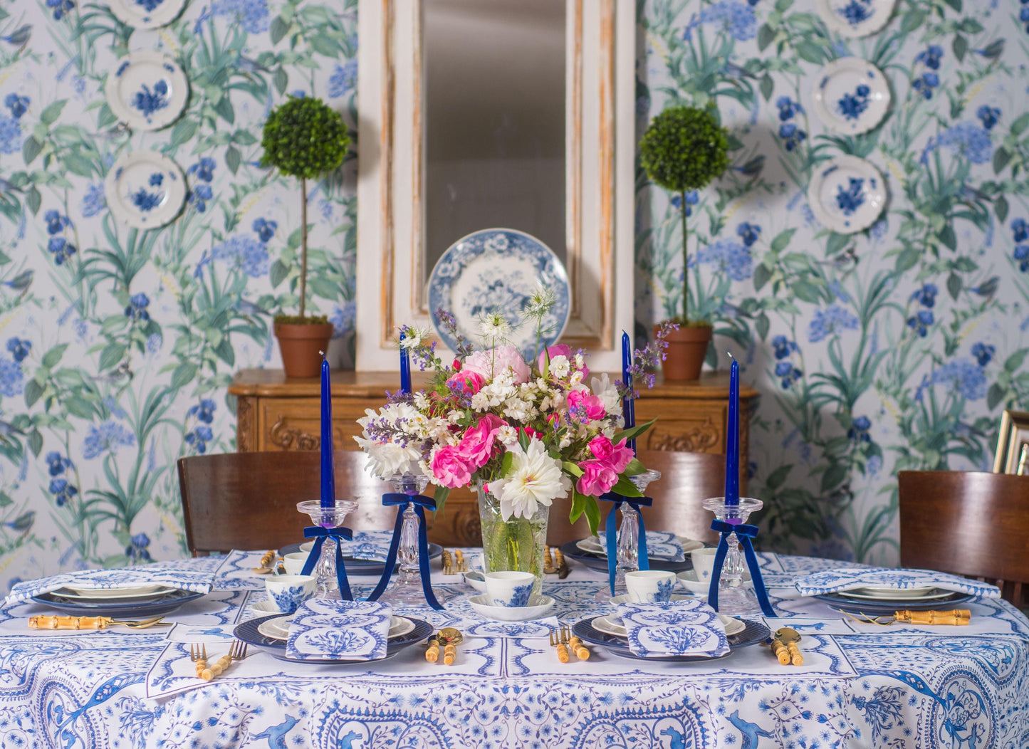 BOUQUET NAPKINS & SCALLOP PLACEMATS { Set of 4 }