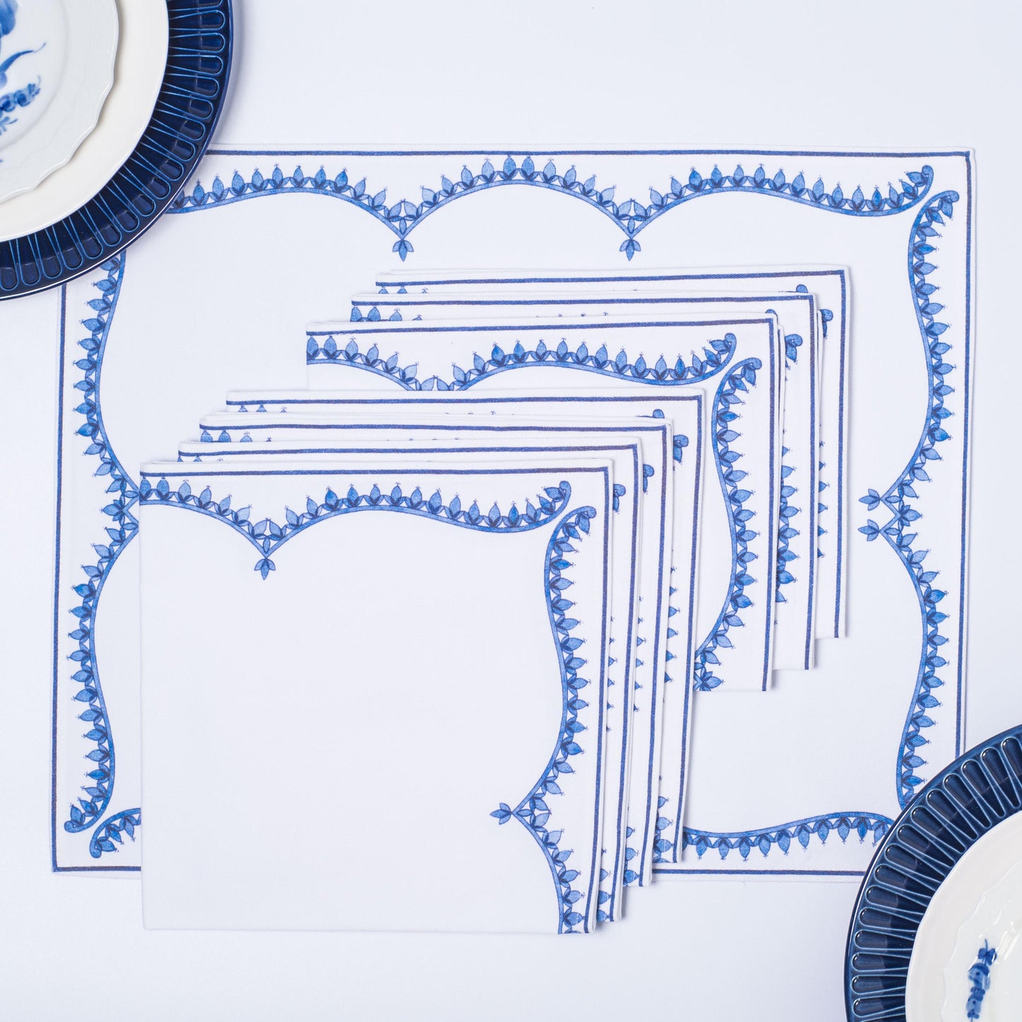 SCALLOP NAPKINS & PLACEMATS { Set of 4 }