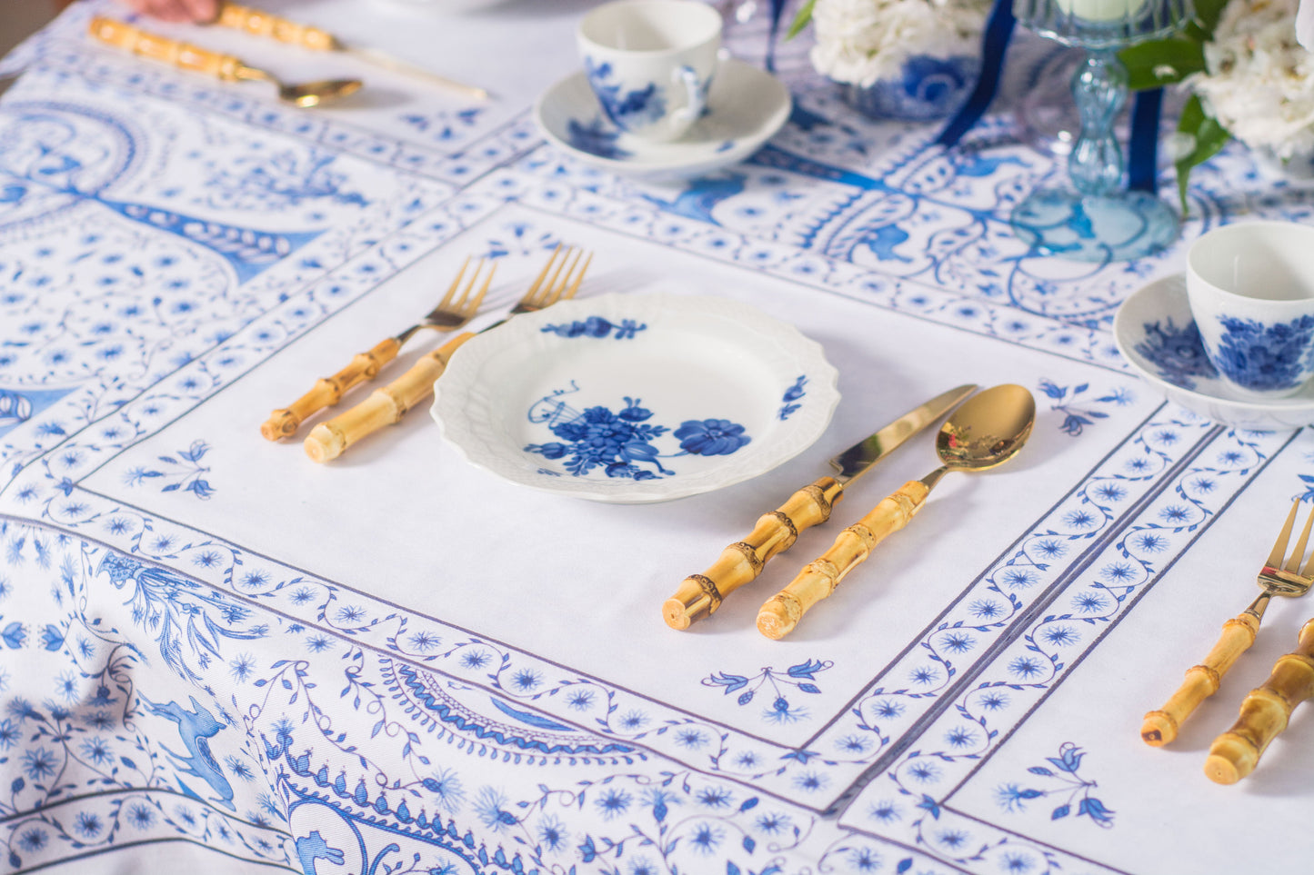 BLUE CORNFLOWER GARLAND PLACEMATS
