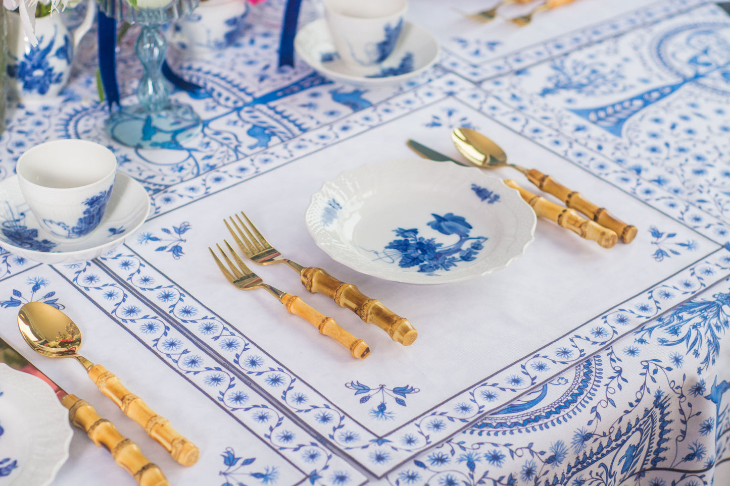 BLUE CORNFLOWER GARLAND PLACEMATS