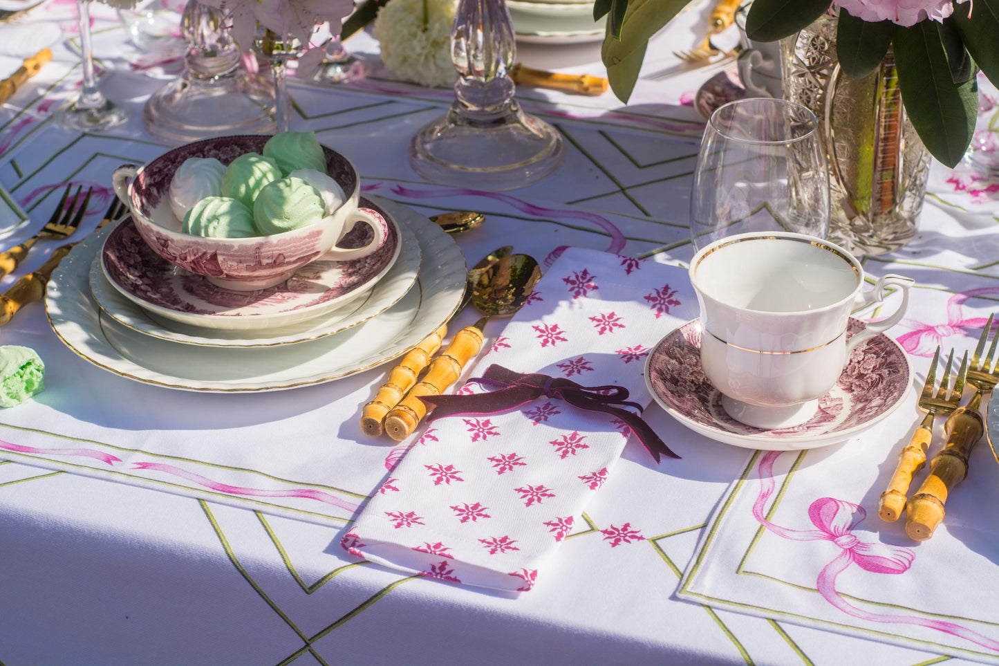 LOVE FLOWER TEA NAPKINS & BOW PLACEMATS { Set of 4 }