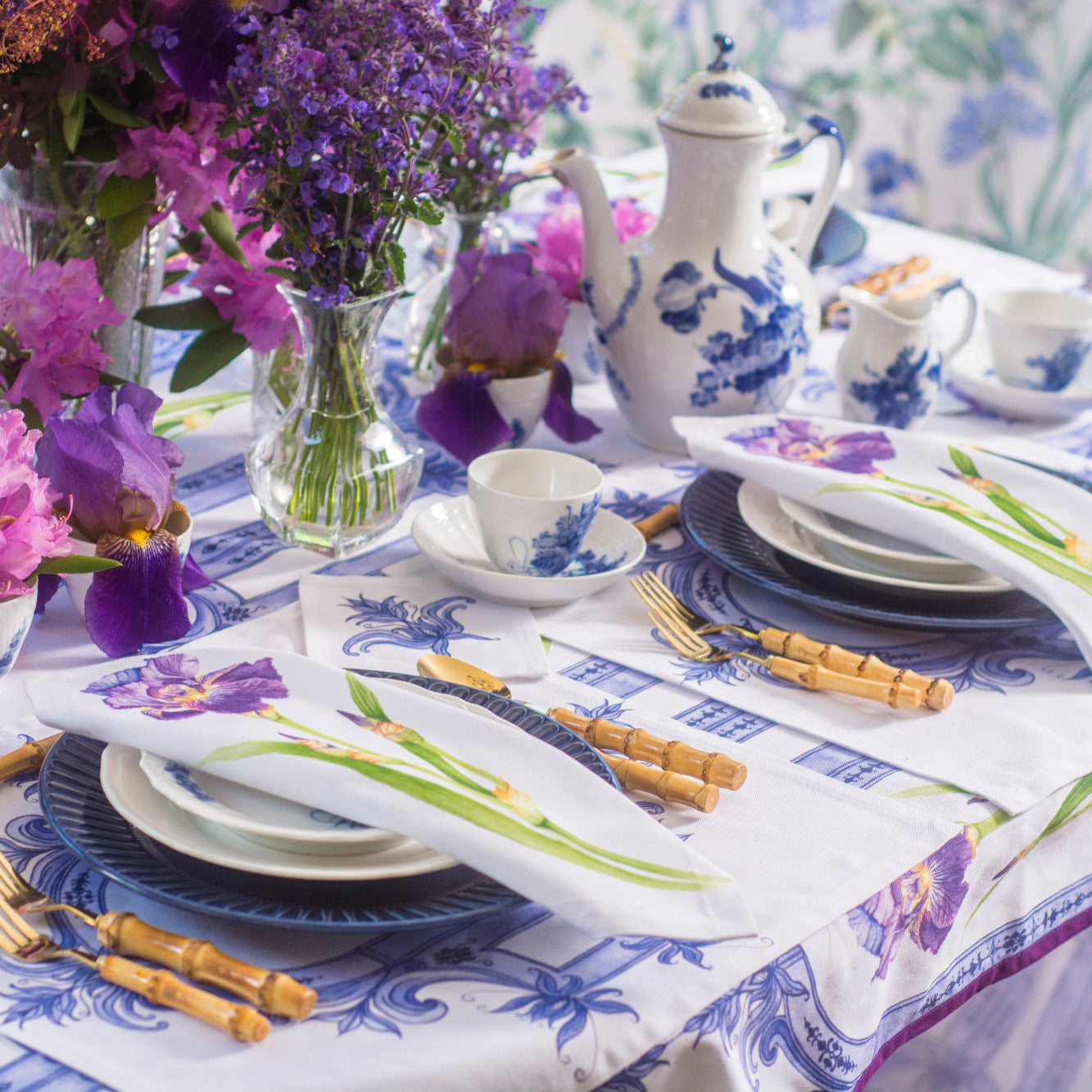 IRIS FLOWER COTTON TEA NAPKIN
