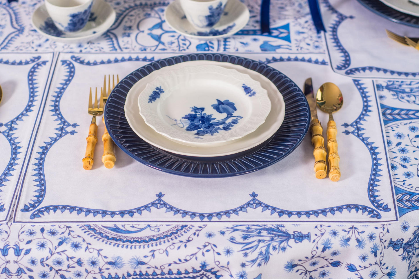 SCALLOP NAPKINS & PLACEMATS { Set of 4 }