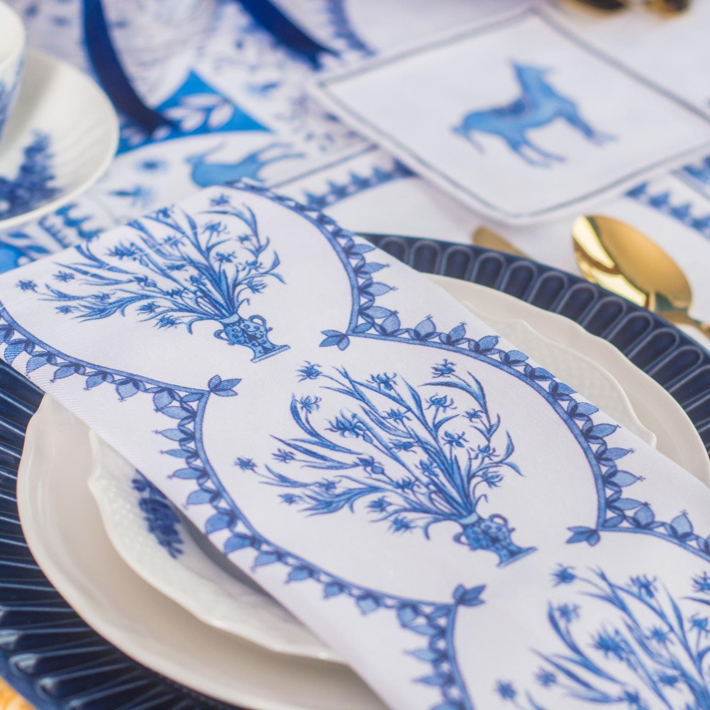 BLUE & WHITE BOUQUET TEA NAPKINS