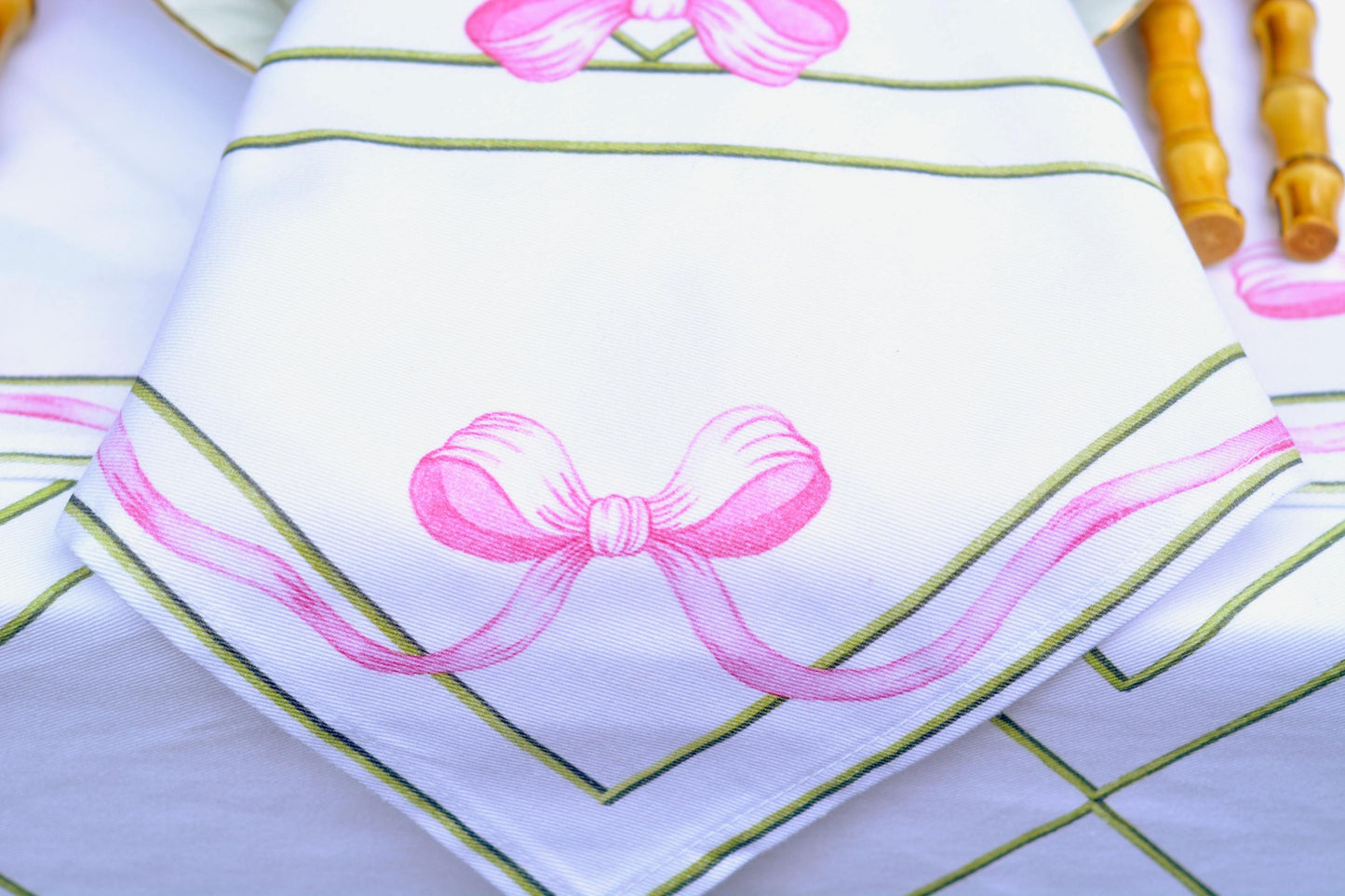 PARROT TULIP DINNER NAPKINS& PLACEMATS { Set of 4 }