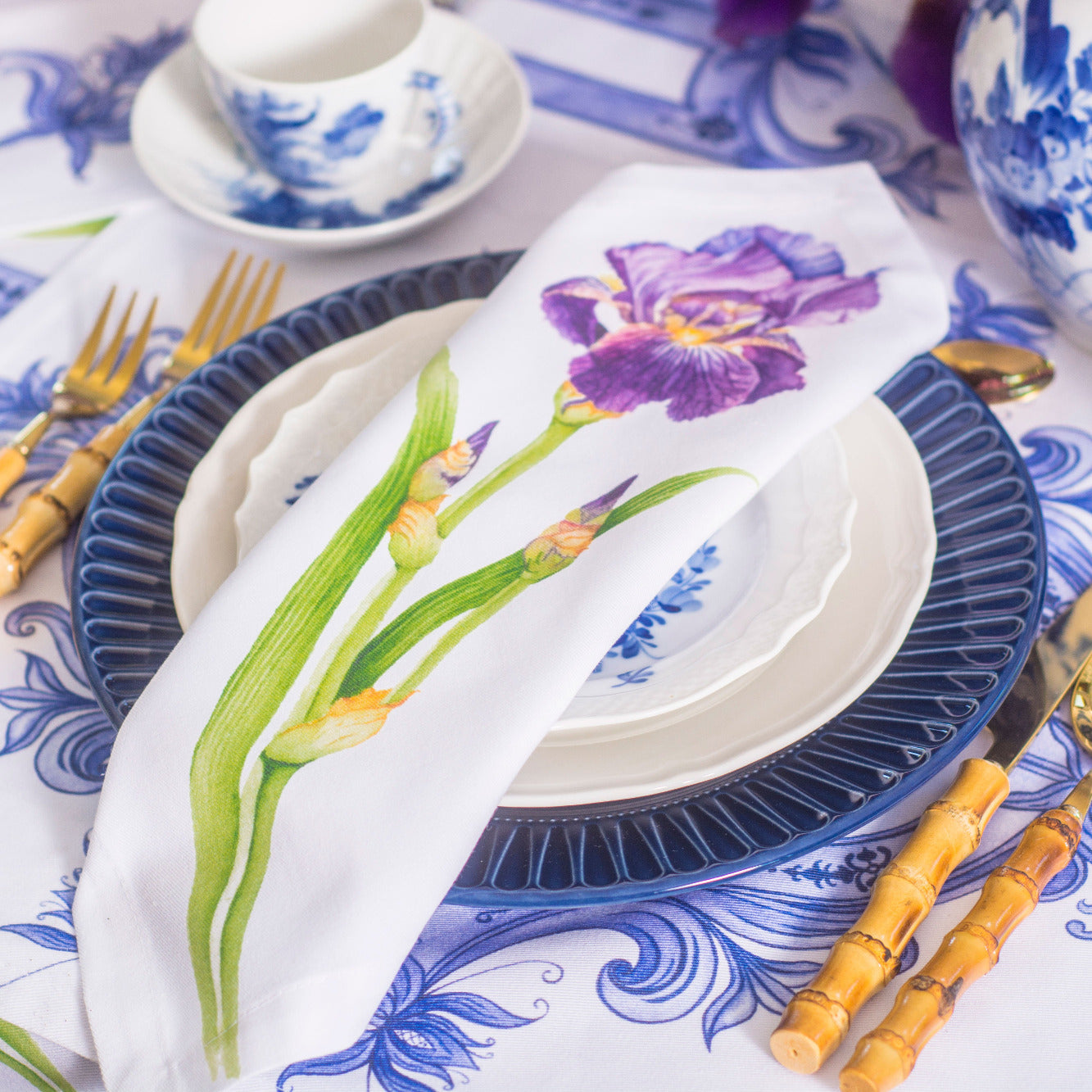 IRIS FLOWER COTTON TEA NAPKIN