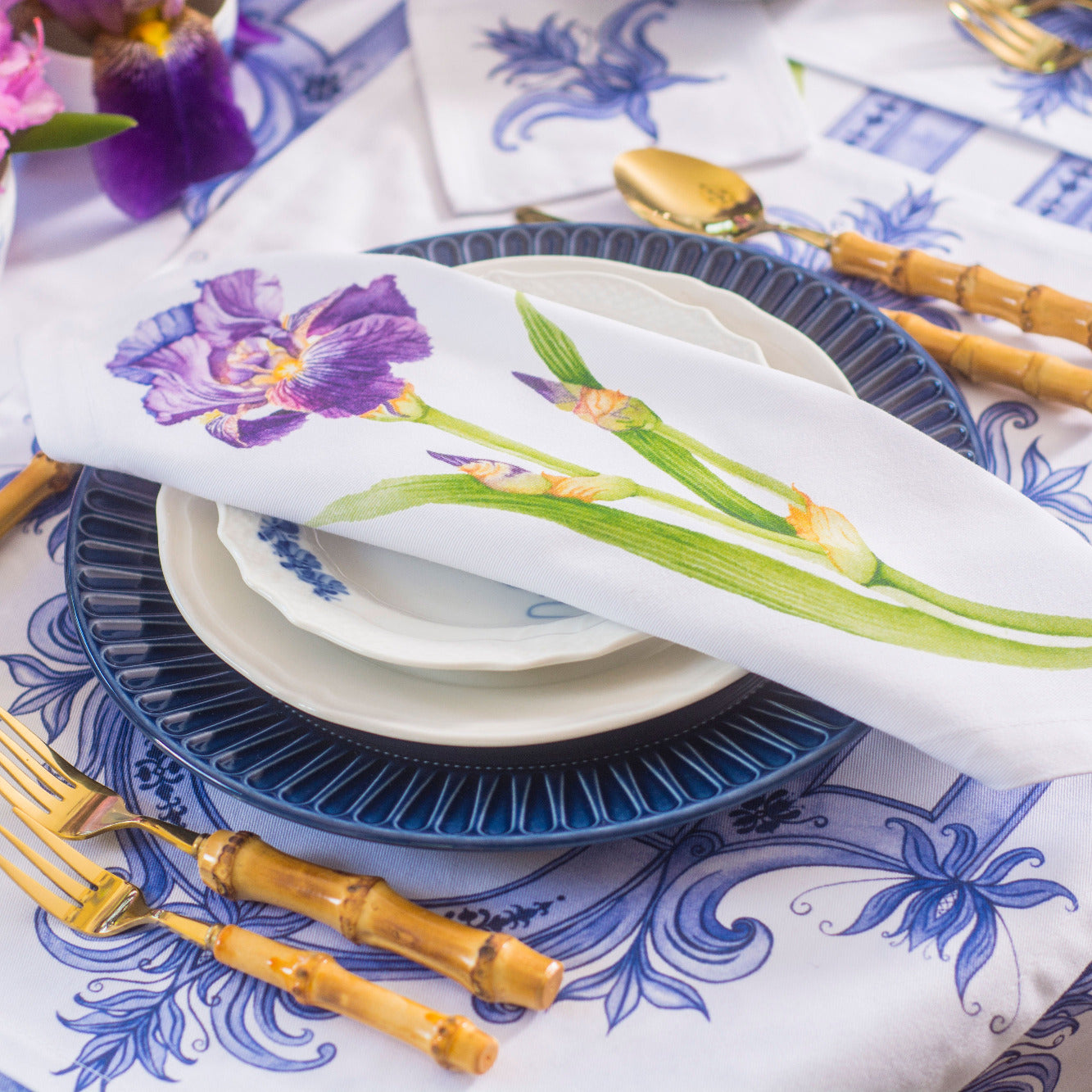 IRIS FLOWER COTTON TEA NAPKIN