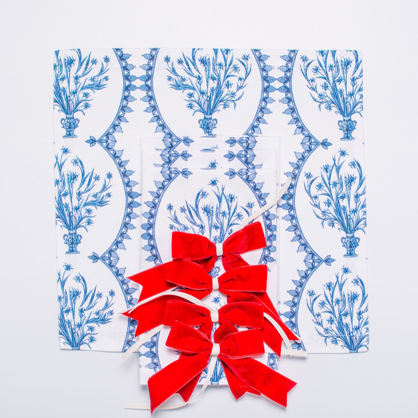 BLUE & WHITE BOUQUET TEA NAPKINS