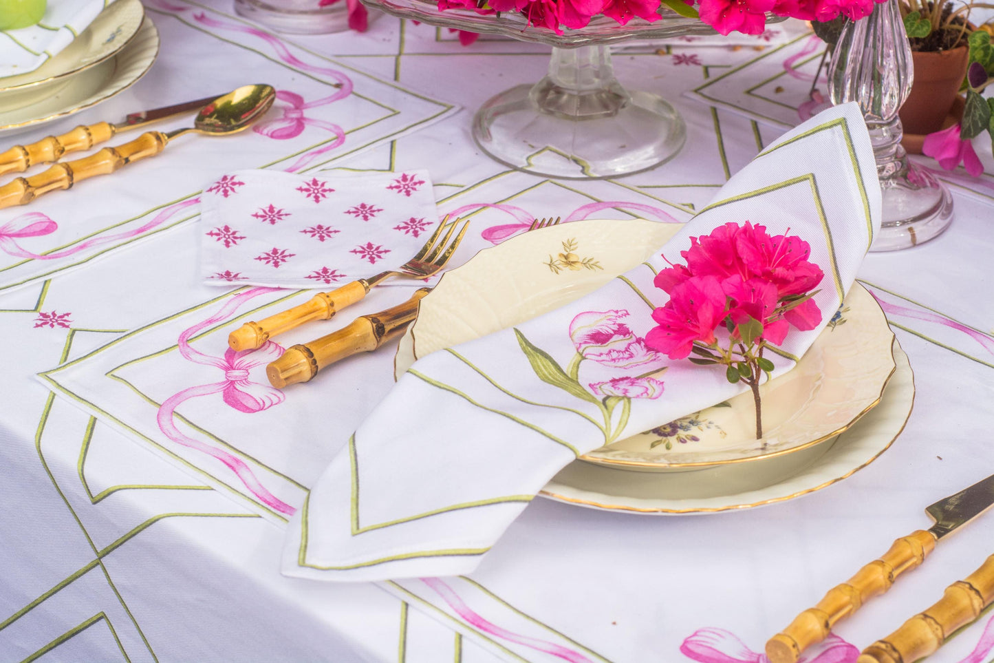 LOVE FLOWER COCKTAIL NAPKINS