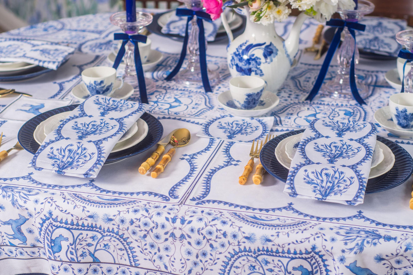 BOUQUET NAPKINS & SCALLOP PLACEMATS { Set of 4 }