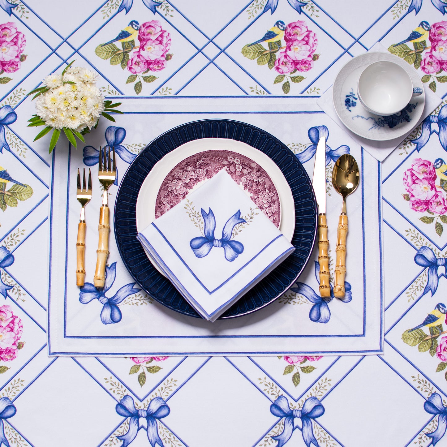 ULTAMARINE BOWS TEA NAPKINS & PLACEMATS { Set of 4 }