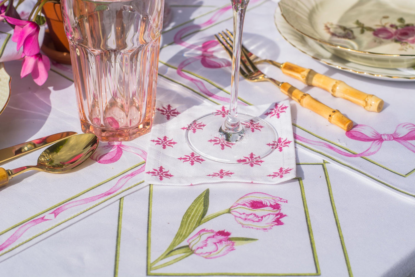 LOVE FLOWER COCKTAIL NAPKINS