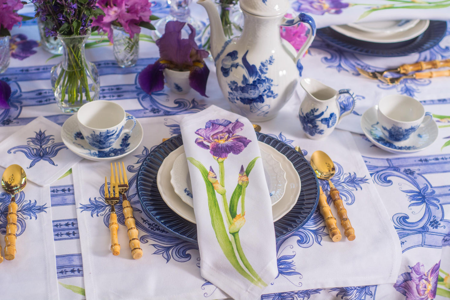 IRIS TEA NAPKINS & PLACEMATS { Set of 4 }