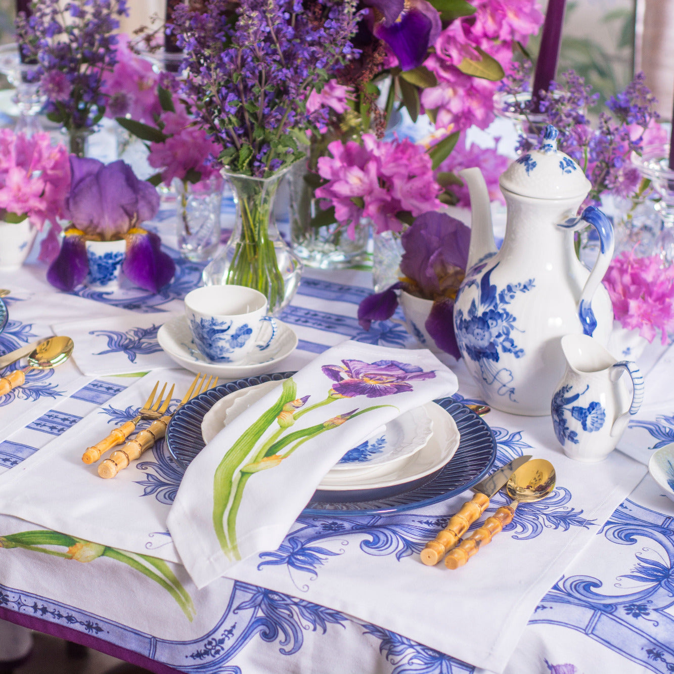 IRIS FLOWER COTTON TEA NAPKIN