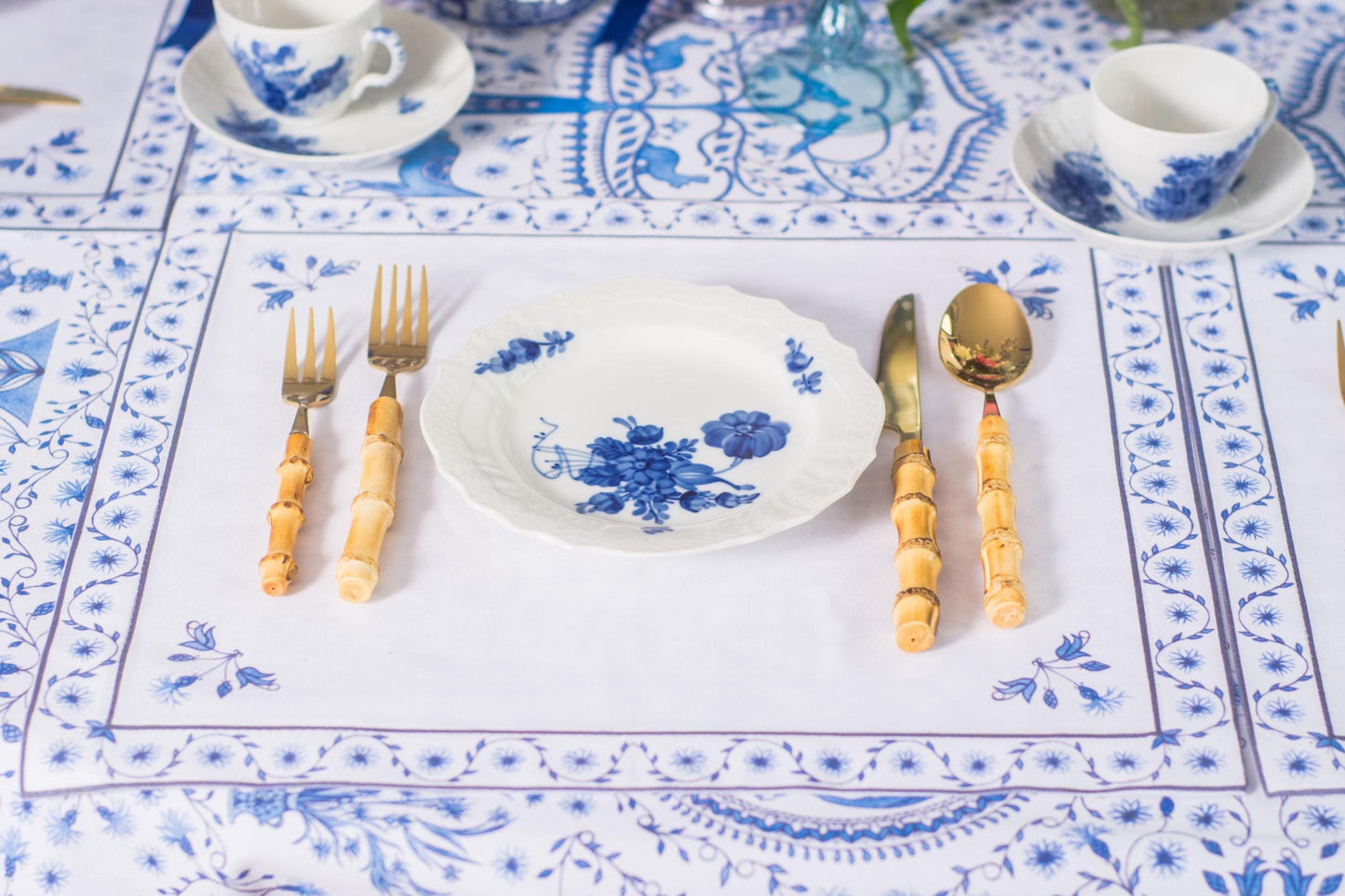 BLUE CORNFLOWER GARLAND PLACEMATS