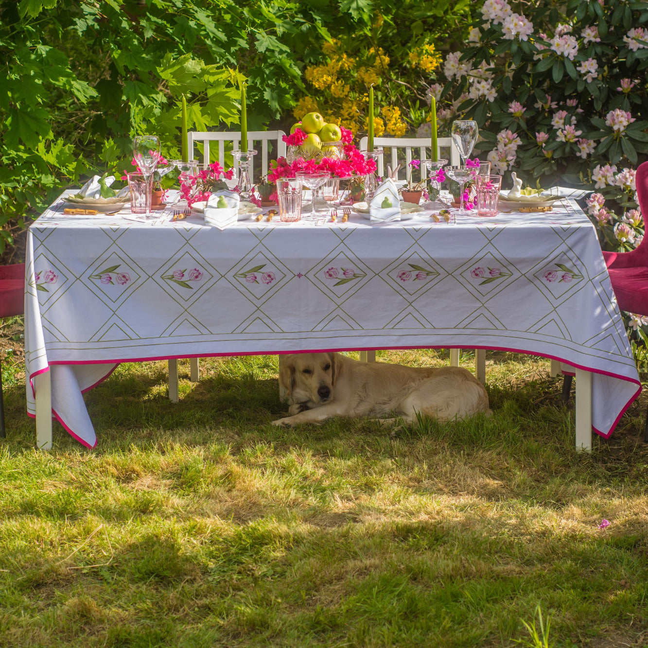 PARROT TULIP TABLE LINEN