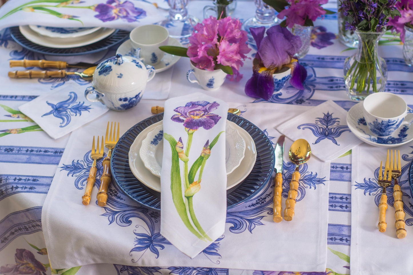 IRIS TEA NAPKINS & PLACEMATS { Set of 4 }
