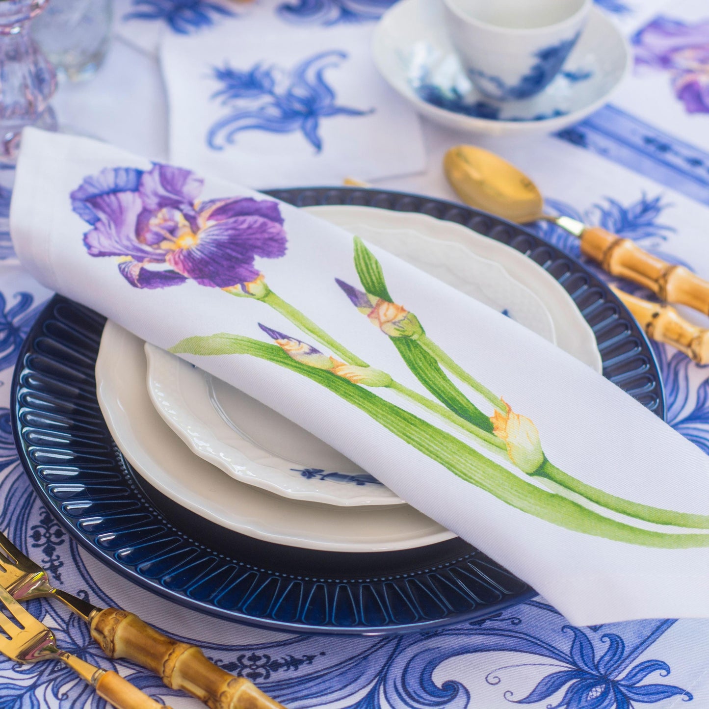 IRIS TEA NAPKINS & PLACEMATS { Set of 4 }